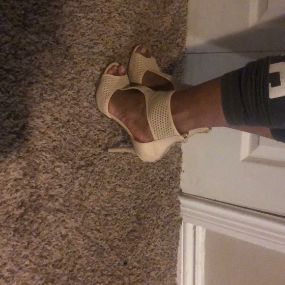 Cream JLo Platform Heels - Picture 3 of 5